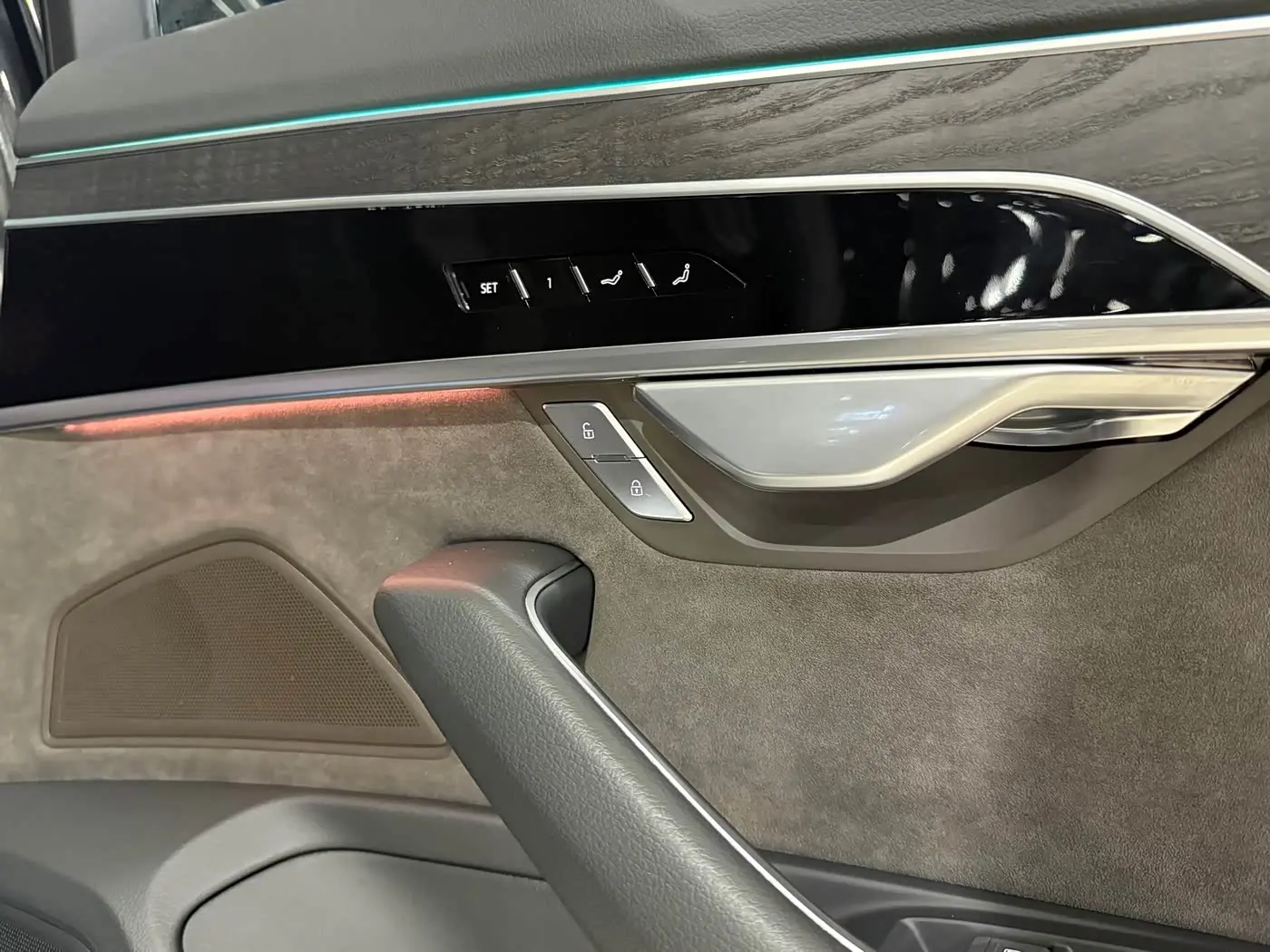 Audi A8 2021 — Photo 20/20