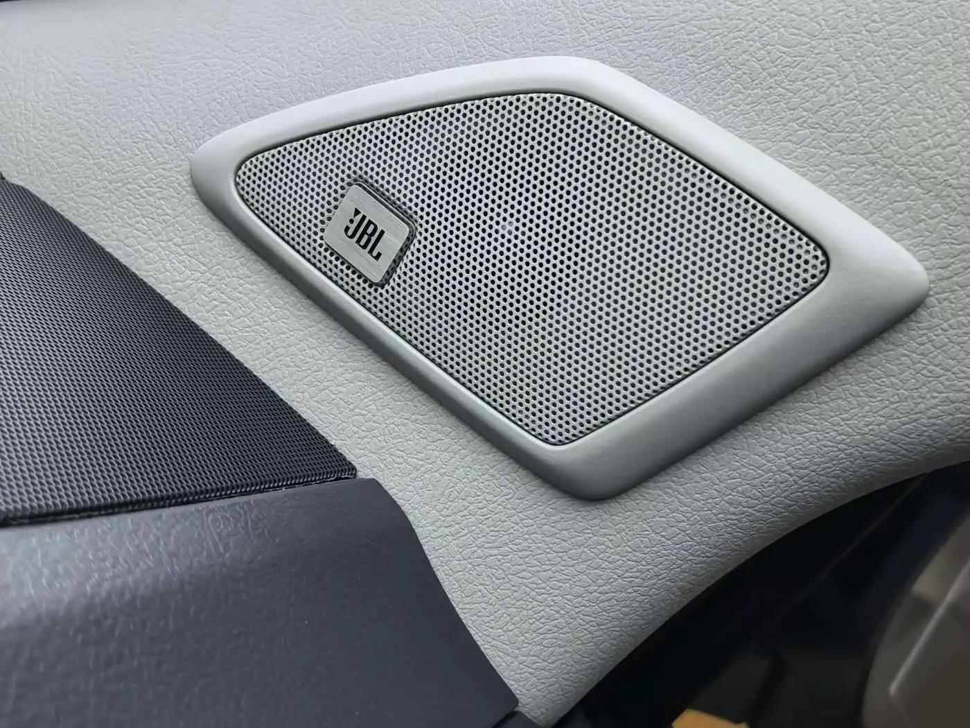 Toyota Prado 2017 — ფოტო 12/20
