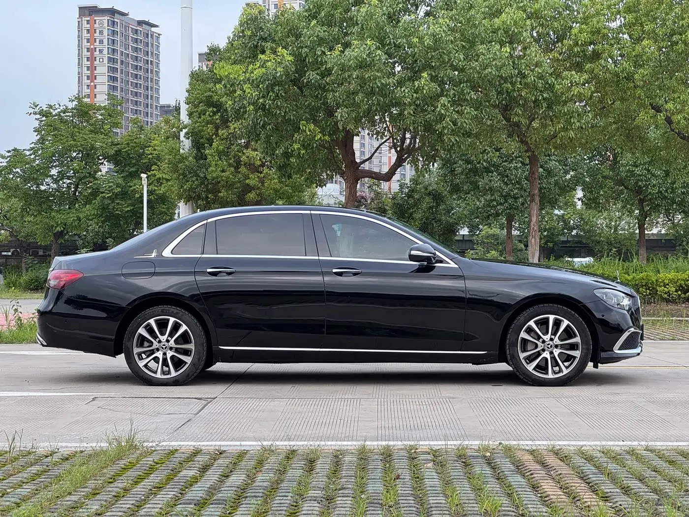 Mercedes-Benz E-Class 2019 — Photo 4/16