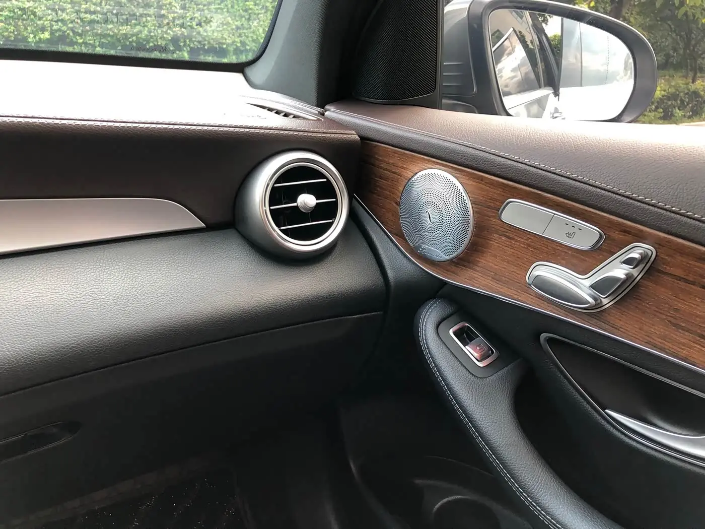 Mercedes-Benz GLC 2021 — ფოტო 11/20