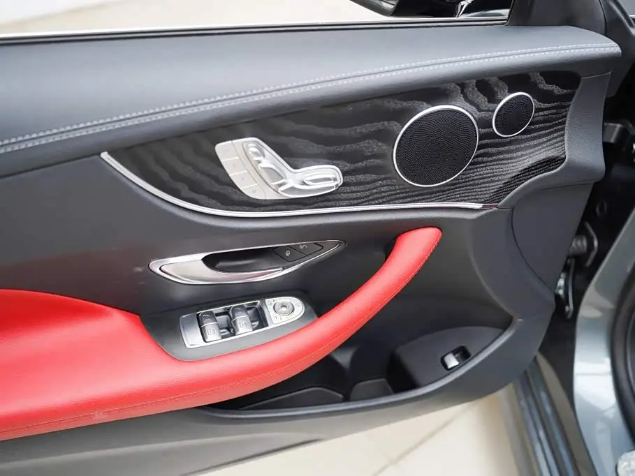 Mercedes-Benz E-Class 2023 — Photo 6/14