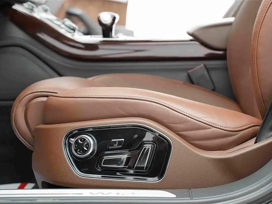 Audi A8 2013 — Photo 8/20