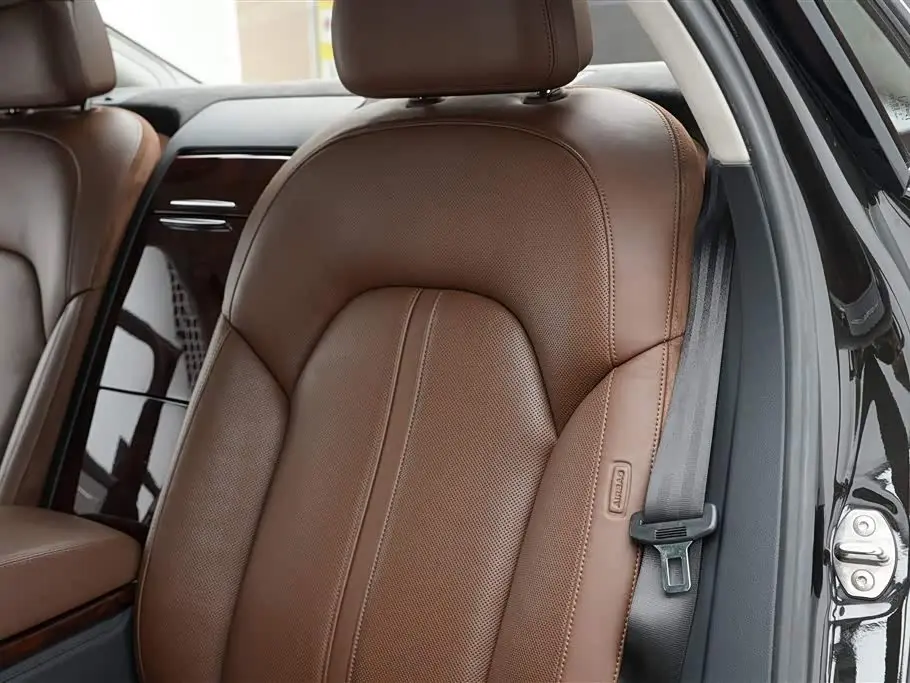 Audi A8 2013 — Photo 12/20