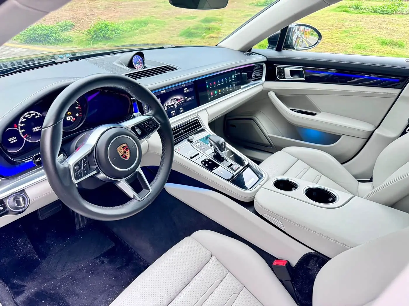 Porsche Panamera 2017 — Photo 8/18