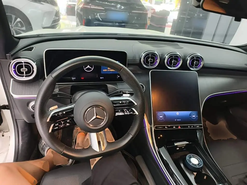 Mercedes-Benz C-Class 2025 — Фото 10/20