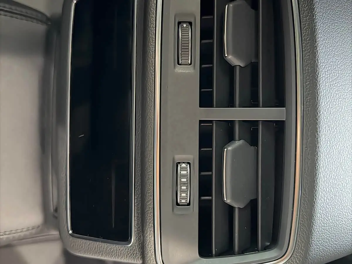 Audi A6L 2024 — Photo 11/20