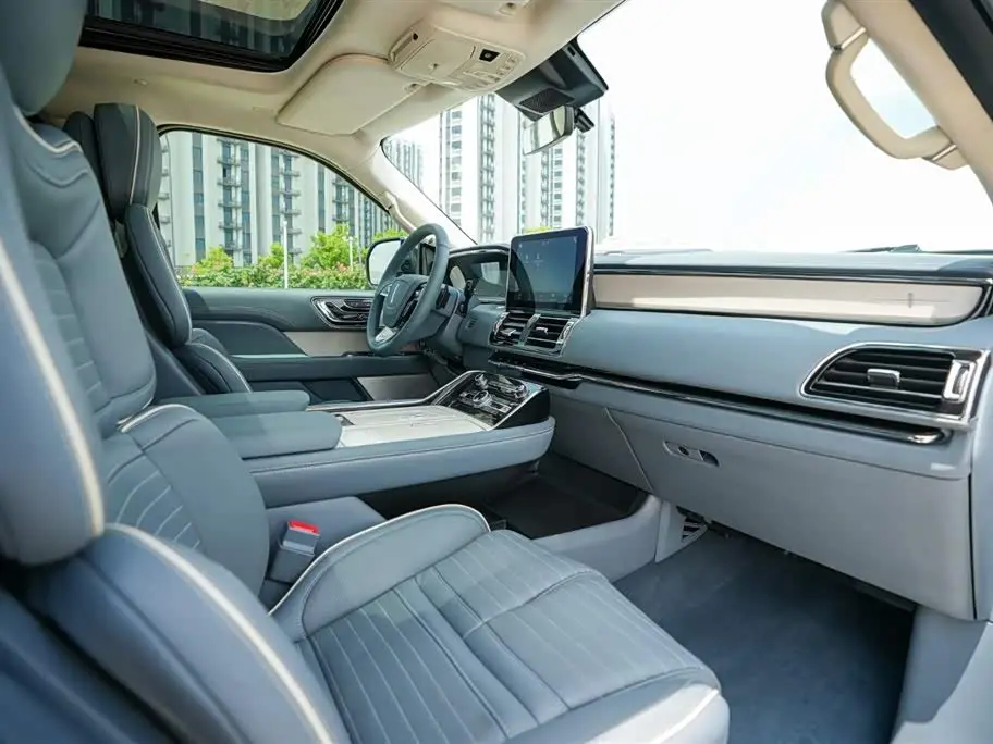 Lincoln Navigator 2019 — Photo 5/20
