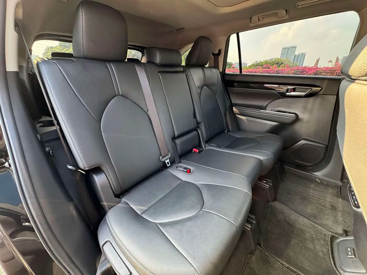 Toyota Highlander 2024 — Фото 12/20
