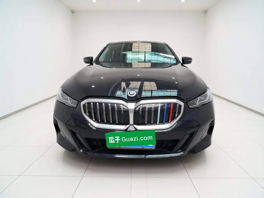 BMW 5 Series 2024 — Photo 2/20