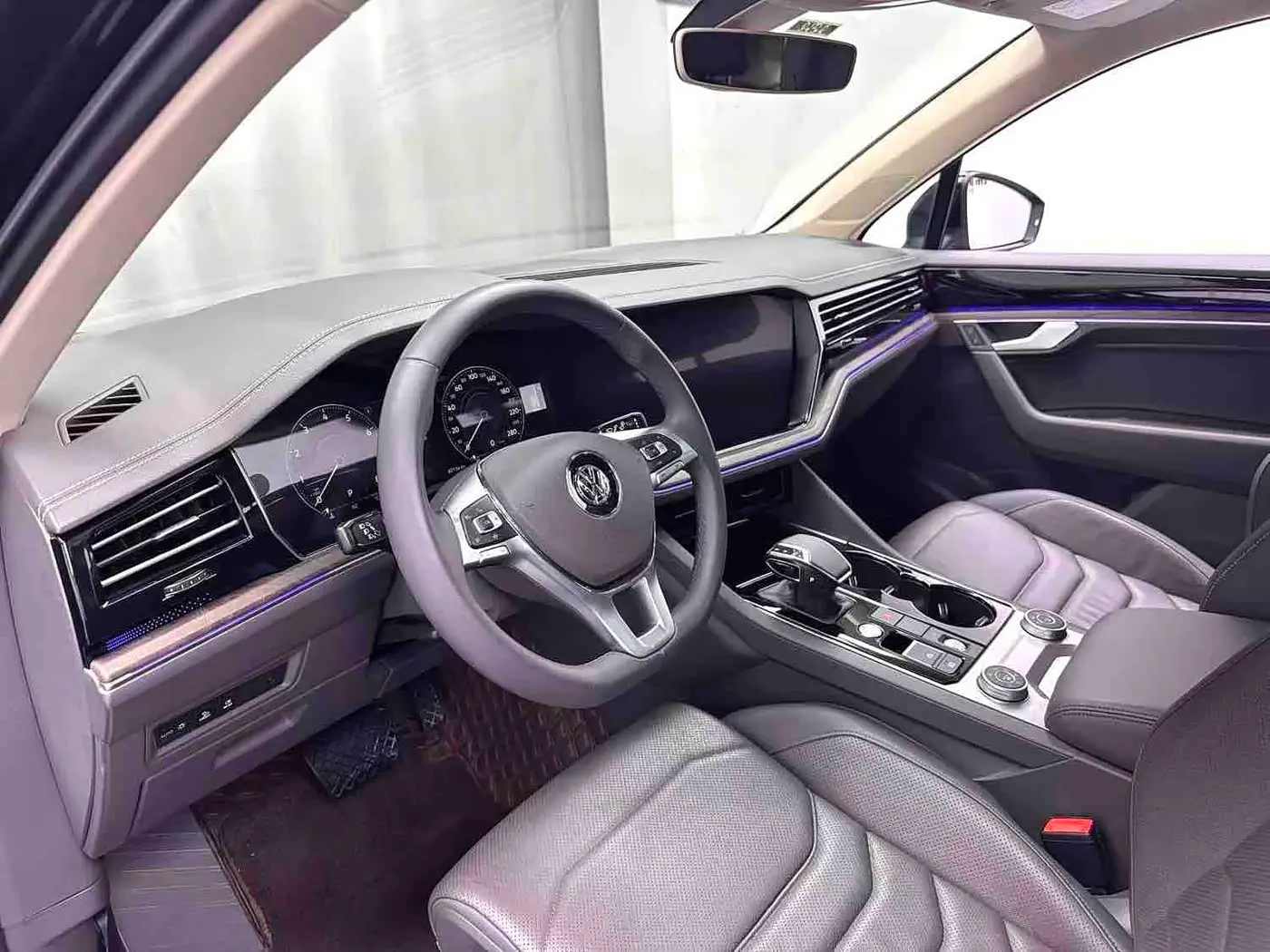 Volkswagen Touareg 2019 — Şəkil 7/9