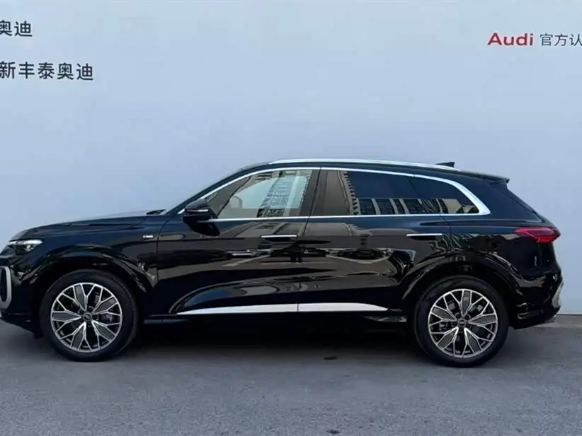 Audi Q5L 2025 — Photo 4/20