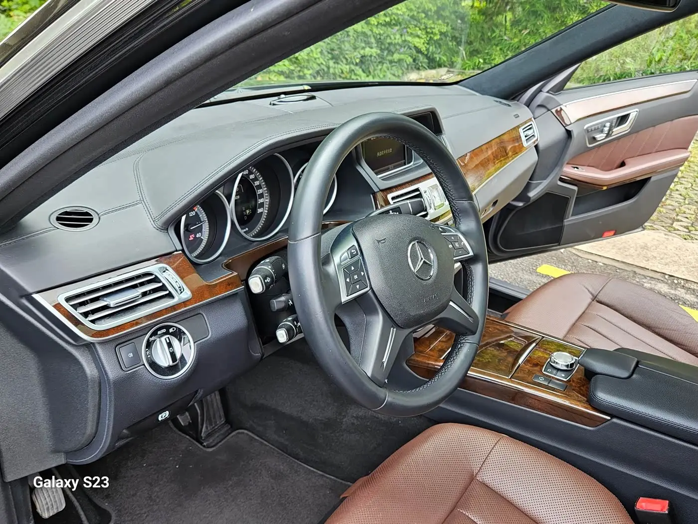 Mercedes-Benz E-Class 2014 — Şəkil 9/19