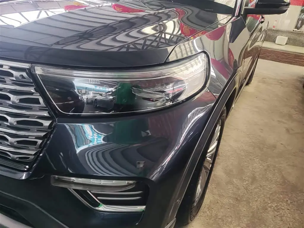 Ford Explorer 2021 — Photo 18/20