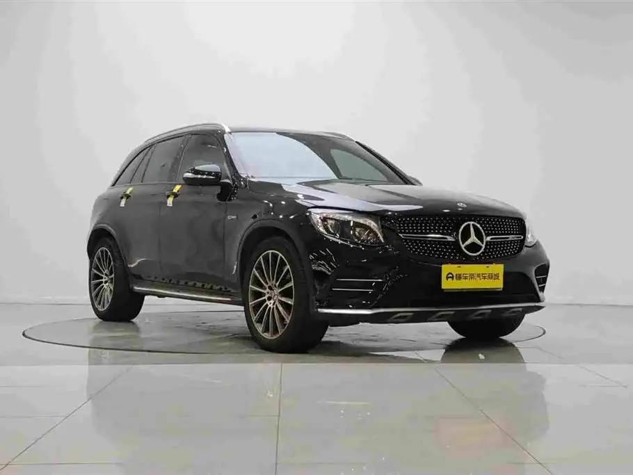 Mercedes-Benz GLC AMG 2018 — Photo 3/20