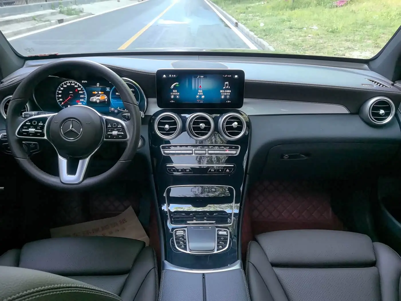 Mercedes-Benz GLC 2022 — Şəkil 6/11