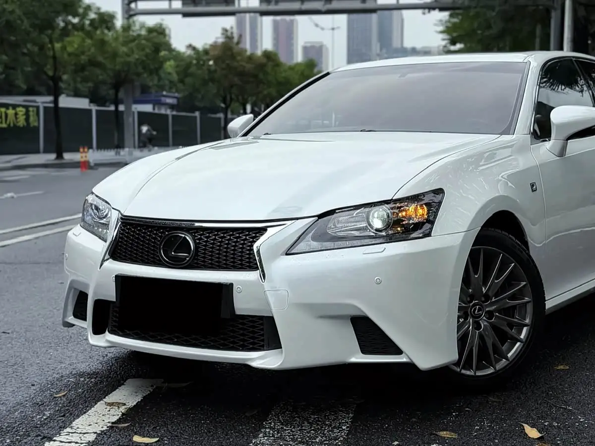 Lexus GS 2013 — Photo 2/19