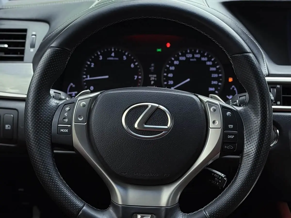 Lexus GS 2013 — Photo 13/19