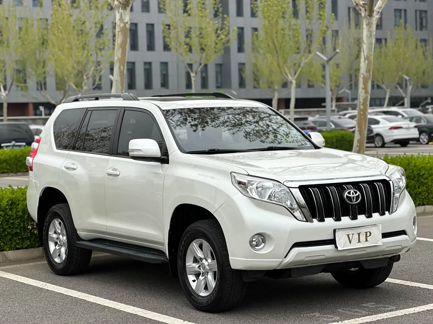 Toyota Prado 2017 — Photo 3/17