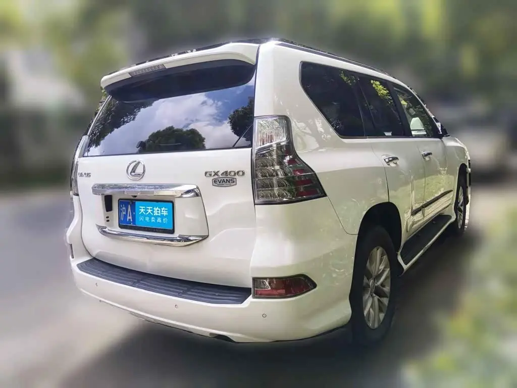 Lexus GX 2014 — Photo 2/13