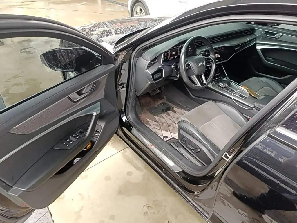 Audi A6L 2021 — Şəkil 16/20