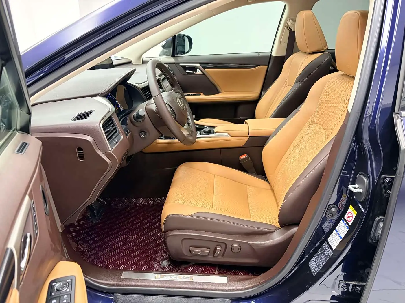 Lexus RX 2019 — Фото 10/20