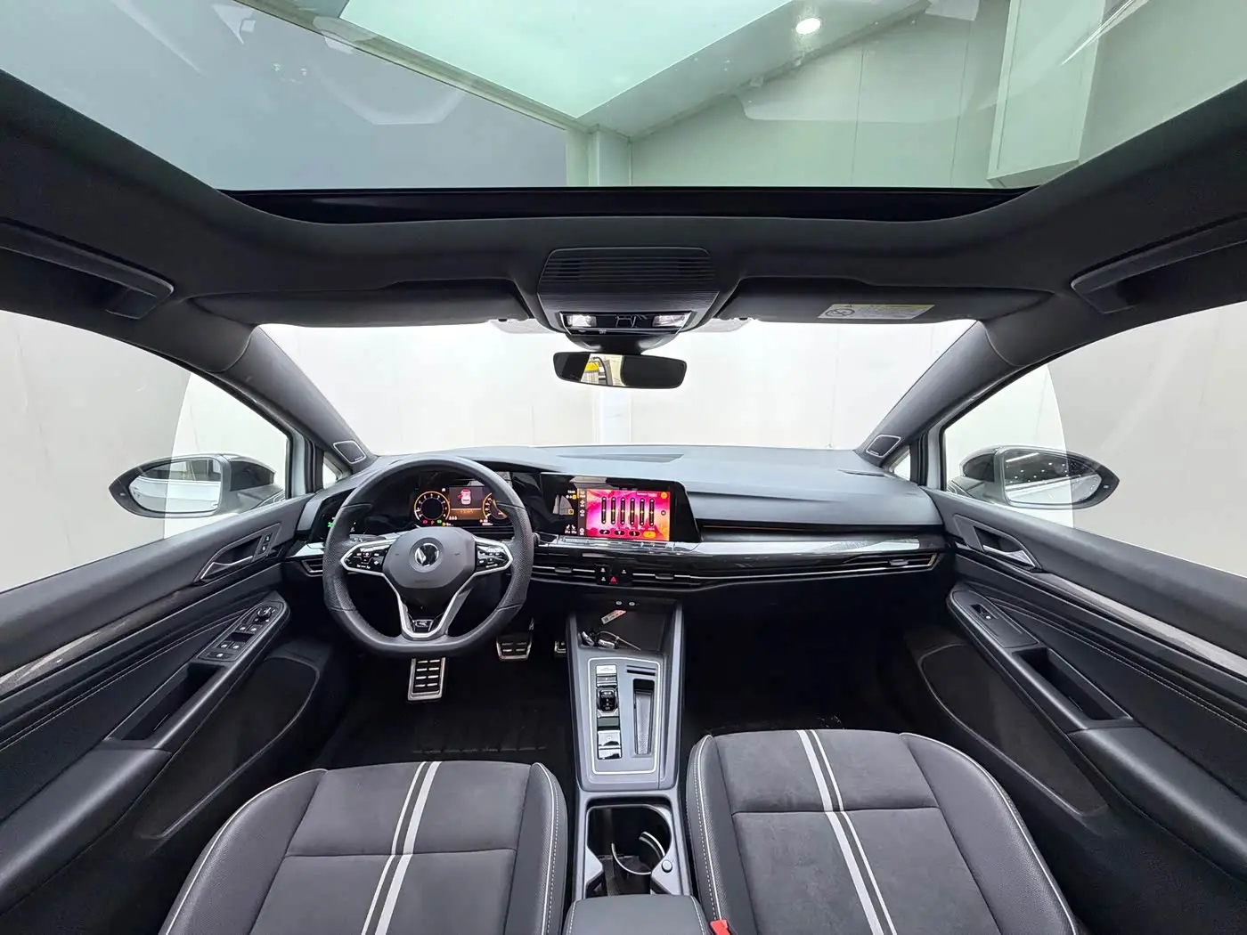 Volkswagen Golf 2022 — Şəkil 18/20