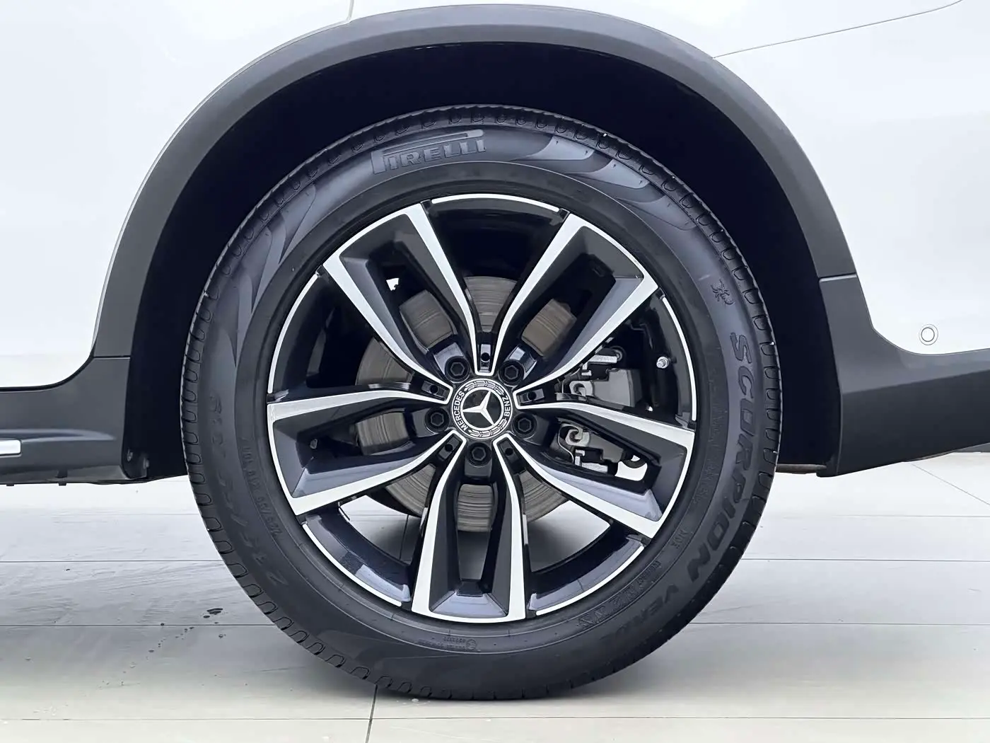 Mercedes-Benz GLC 2019 — Photo 13/17