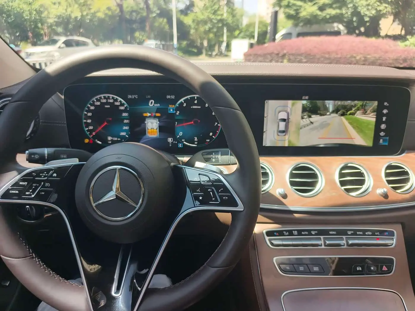 Mercedes-Benz E-Class 2022 — Şəkil 15/16