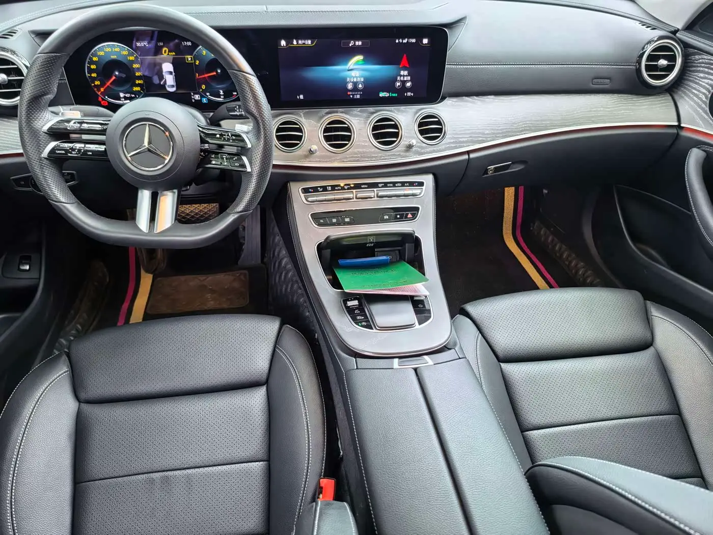 Mercedes-Benz E-Class 2022 — ფოტო 8/13