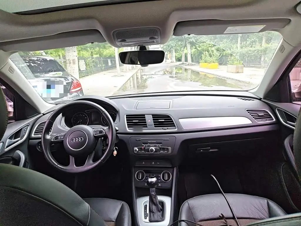 Audi Q3 2018 — Şəkil 13/20