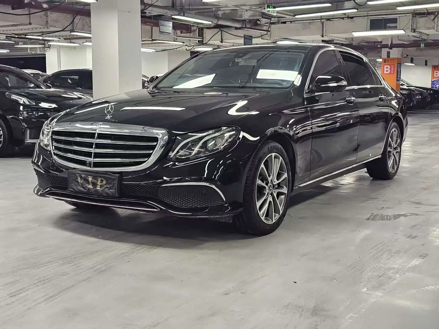 Mercedes-Benz E-Class 2019 — Photo 1/19
