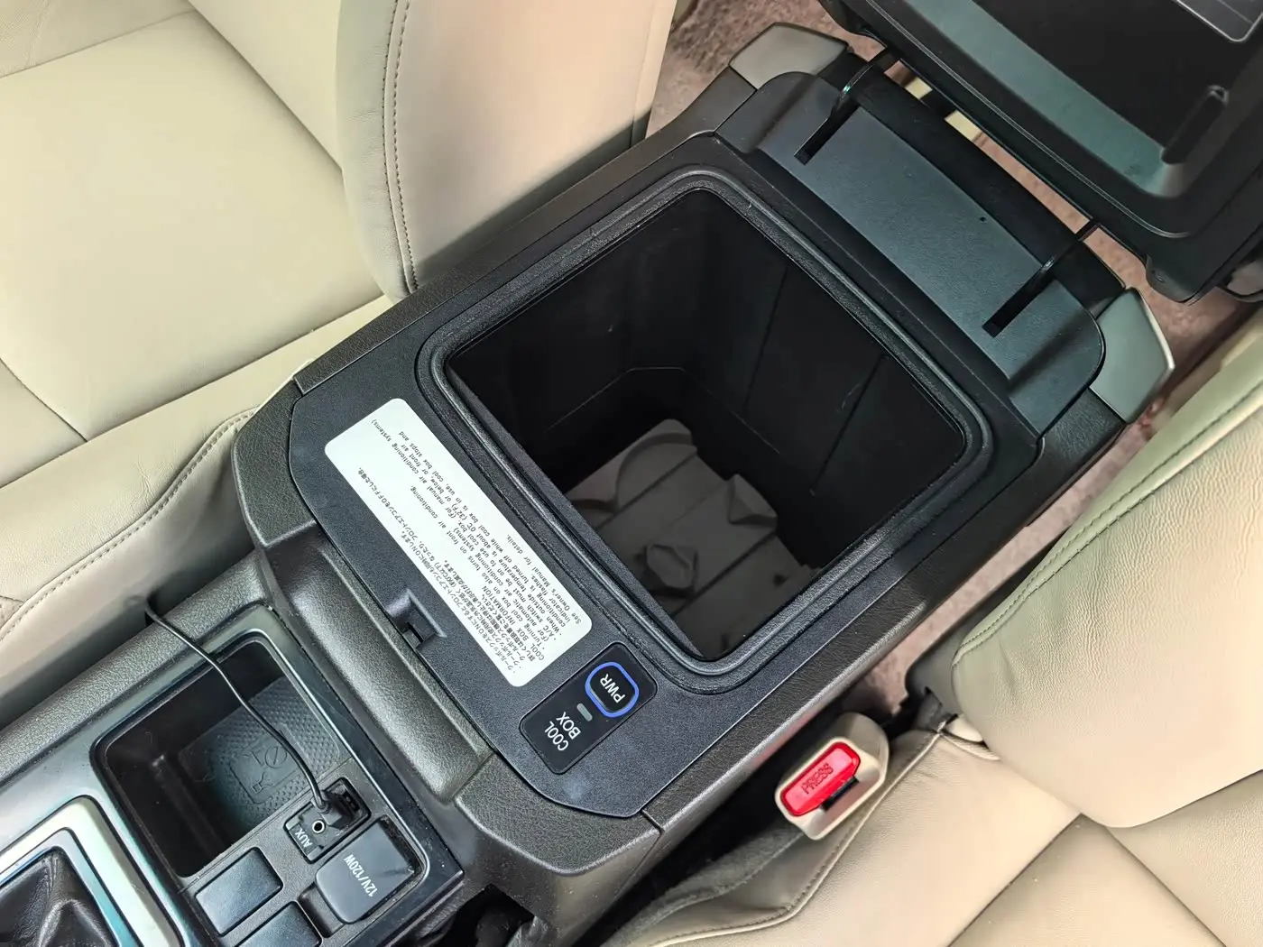 Toyota Prado 2010 — Photo 4/20