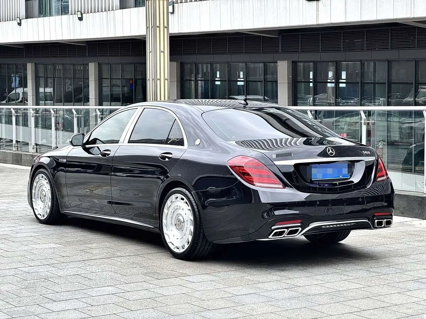 Mercedes-Benz S-Class 2019 — Photo 3/8