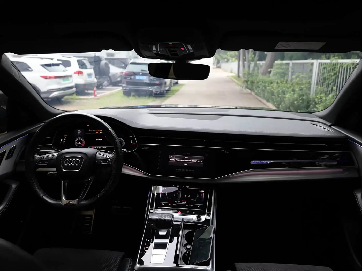 Audi Q8 2020 — ფოტო 14/18