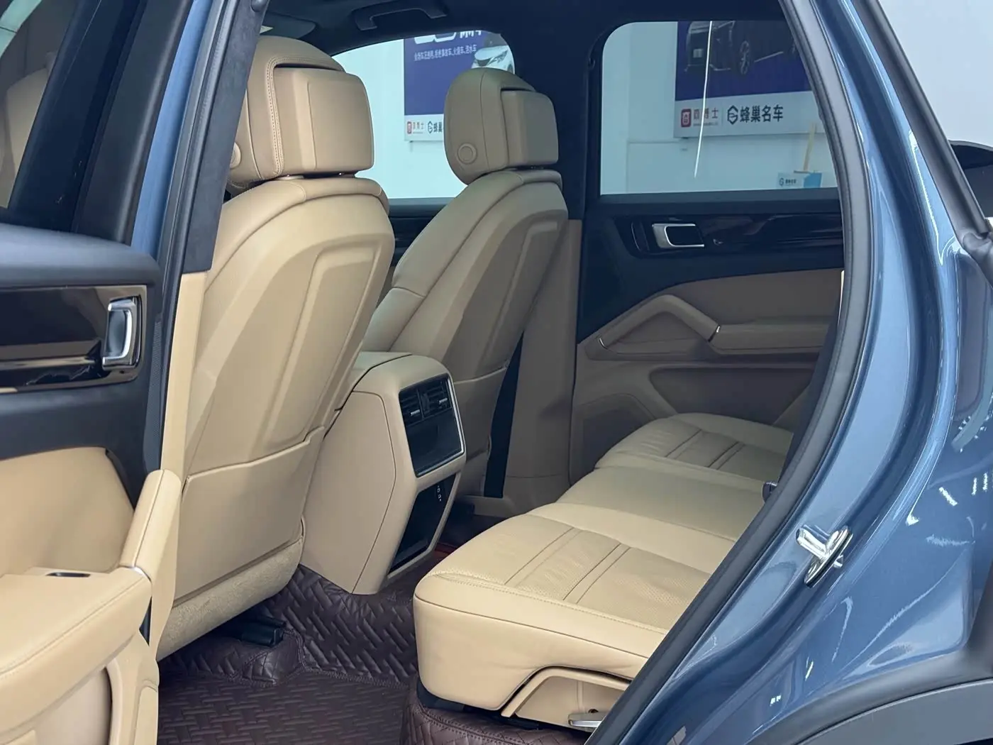 Porsche Cayenne 2020 — Photo 12/20