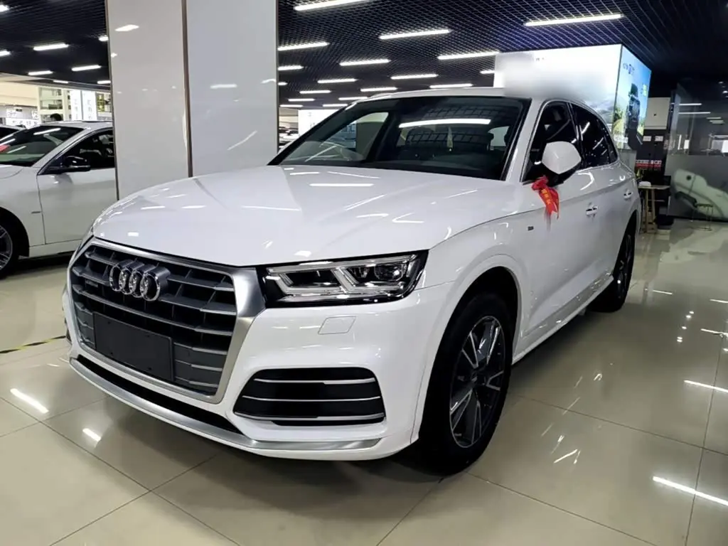 Audi Q5L 2021 — Фото 2/20
