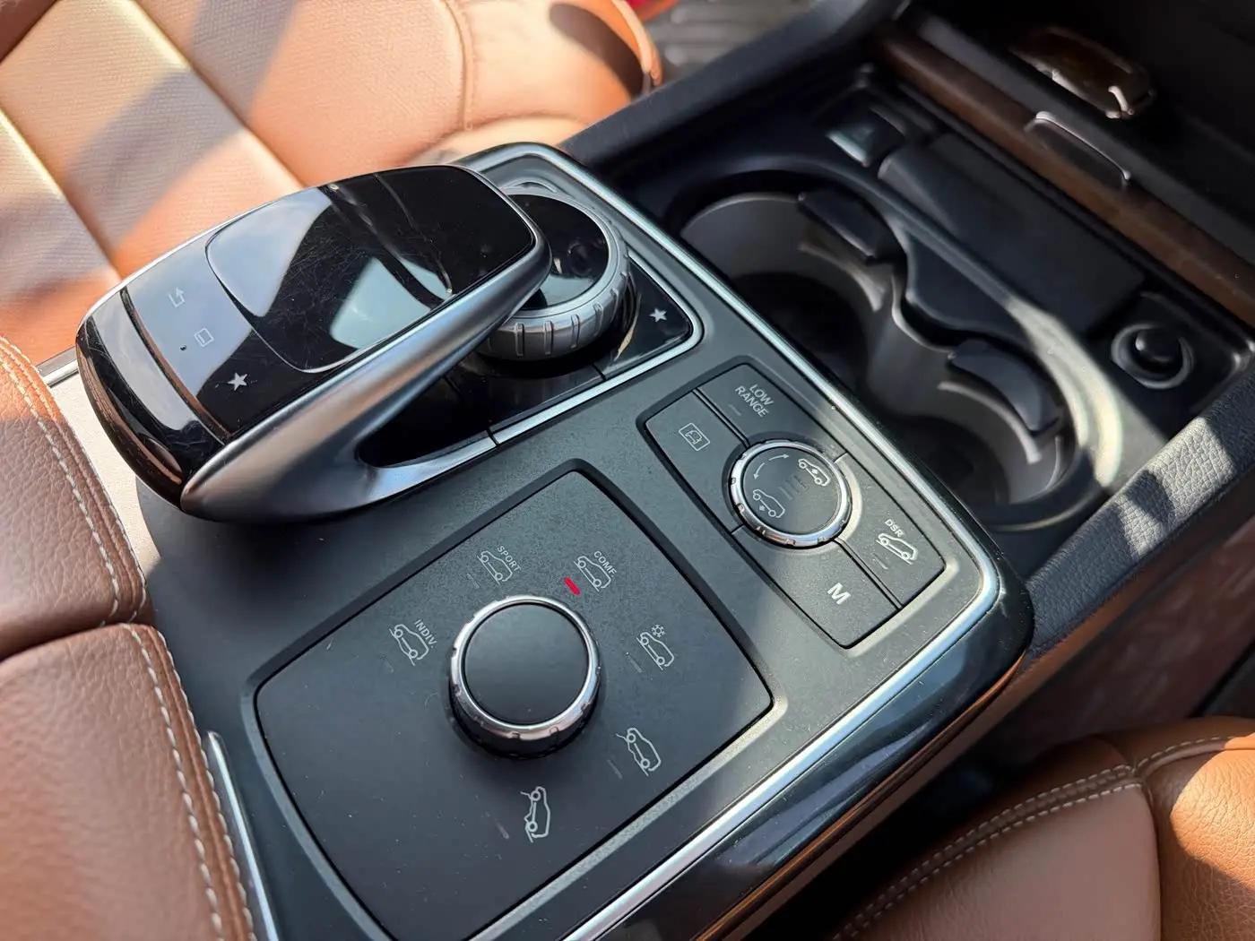 Mercedes-Benz GLS 2016 — Photo 8/17