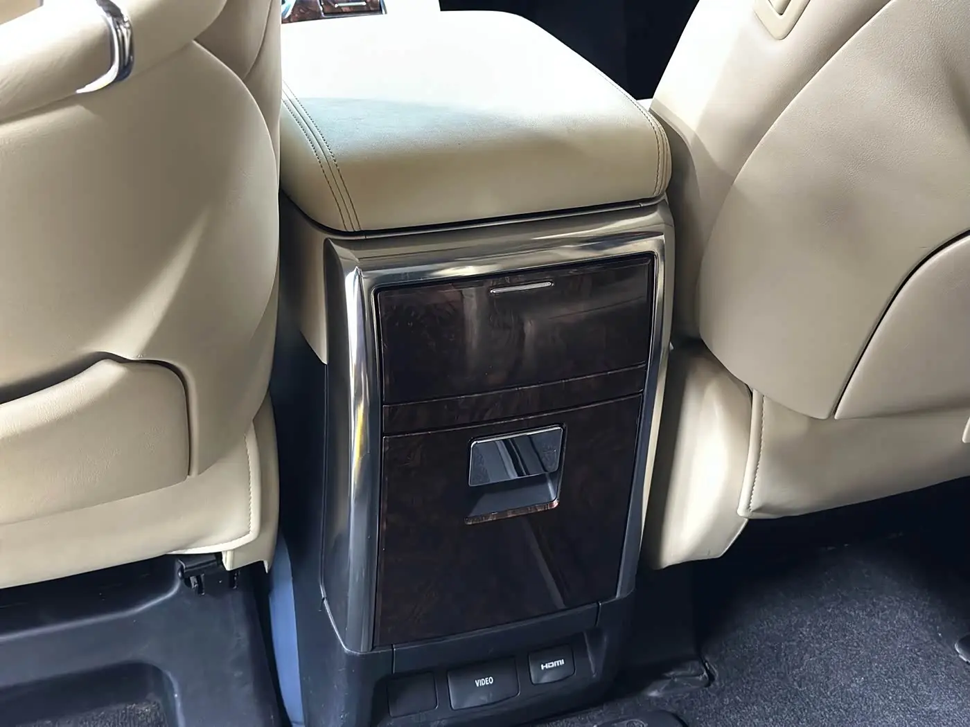 Toyota Alphard 2018 — Фото 18/20