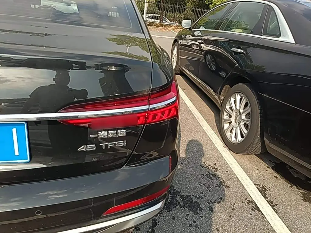 Audi A6L 2024 — Photo 8/20