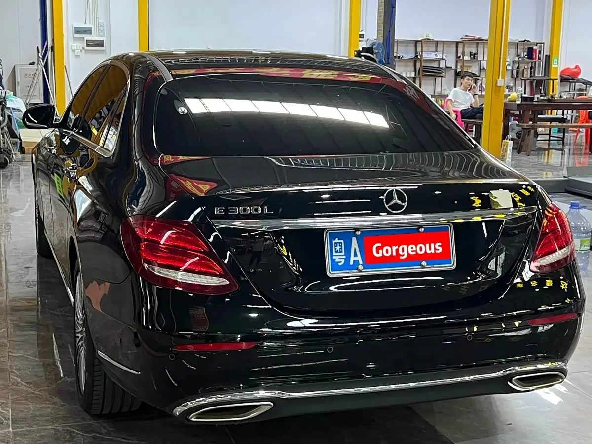 Mercedes-Benz E-Class 2019 — Photo 3/6