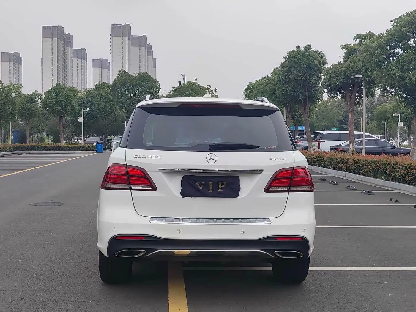 Mercedes-Benz GLE 2017 — Photo 6/14