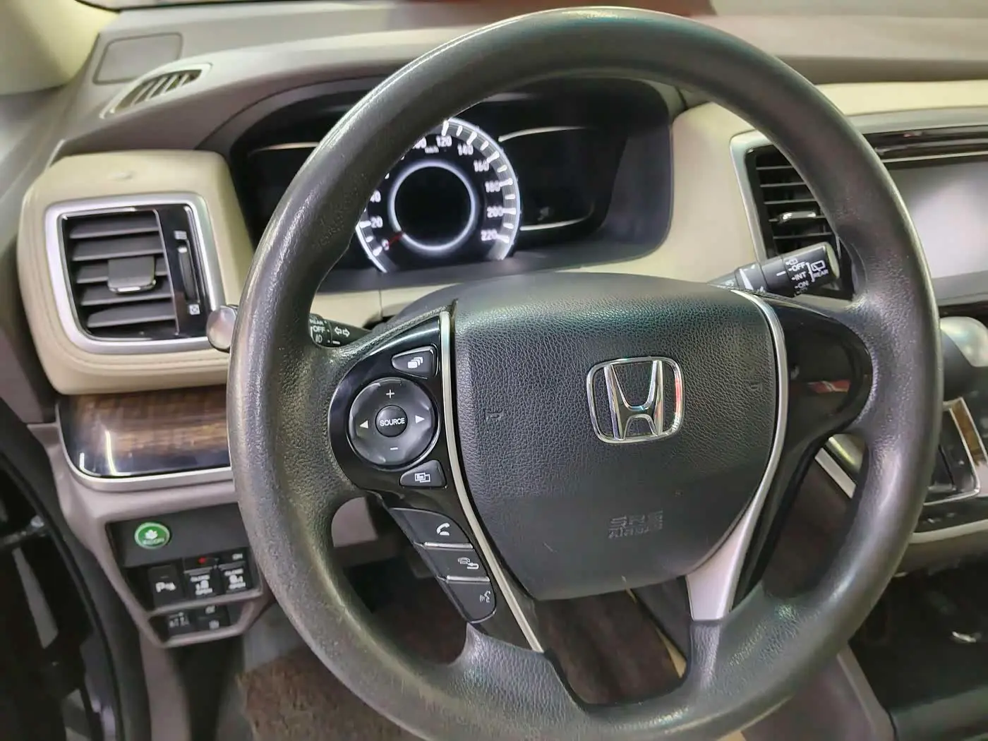 Honda Odyssey 2017 — Şəkil 10/20