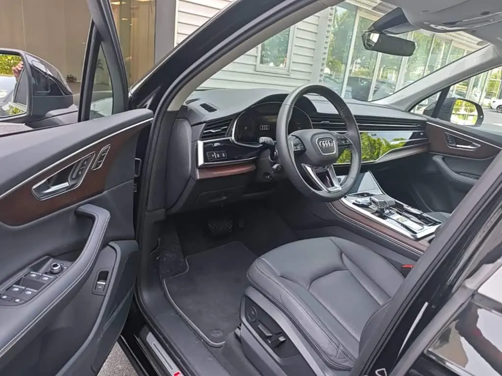 Audi Q7 2025 — Photo 16/20