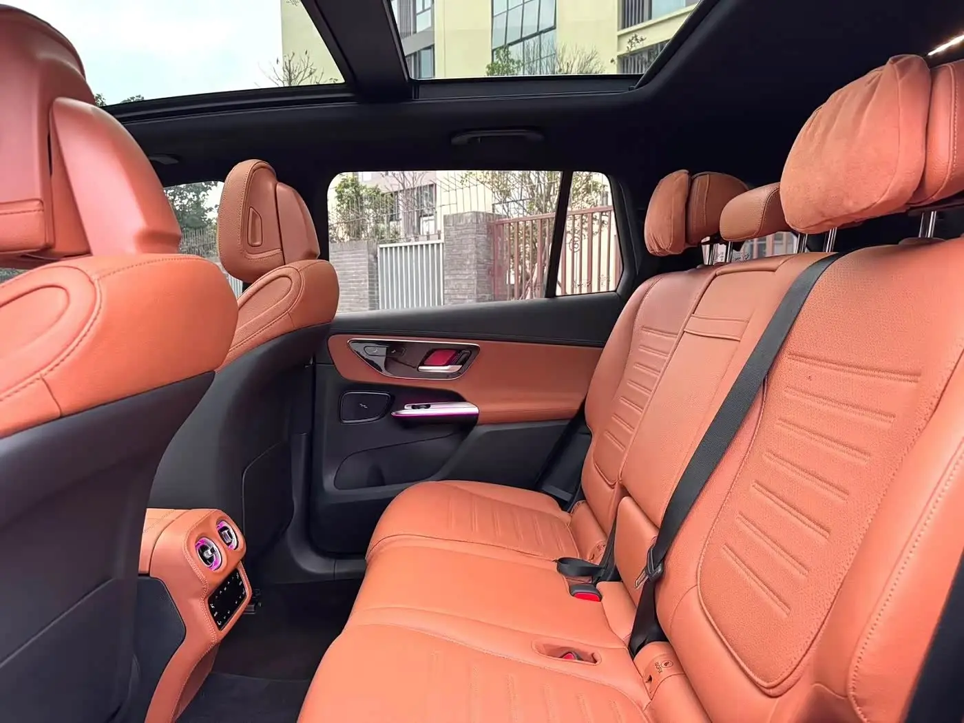 Mercedes-Benz GLC 2023 — Photo 4/9