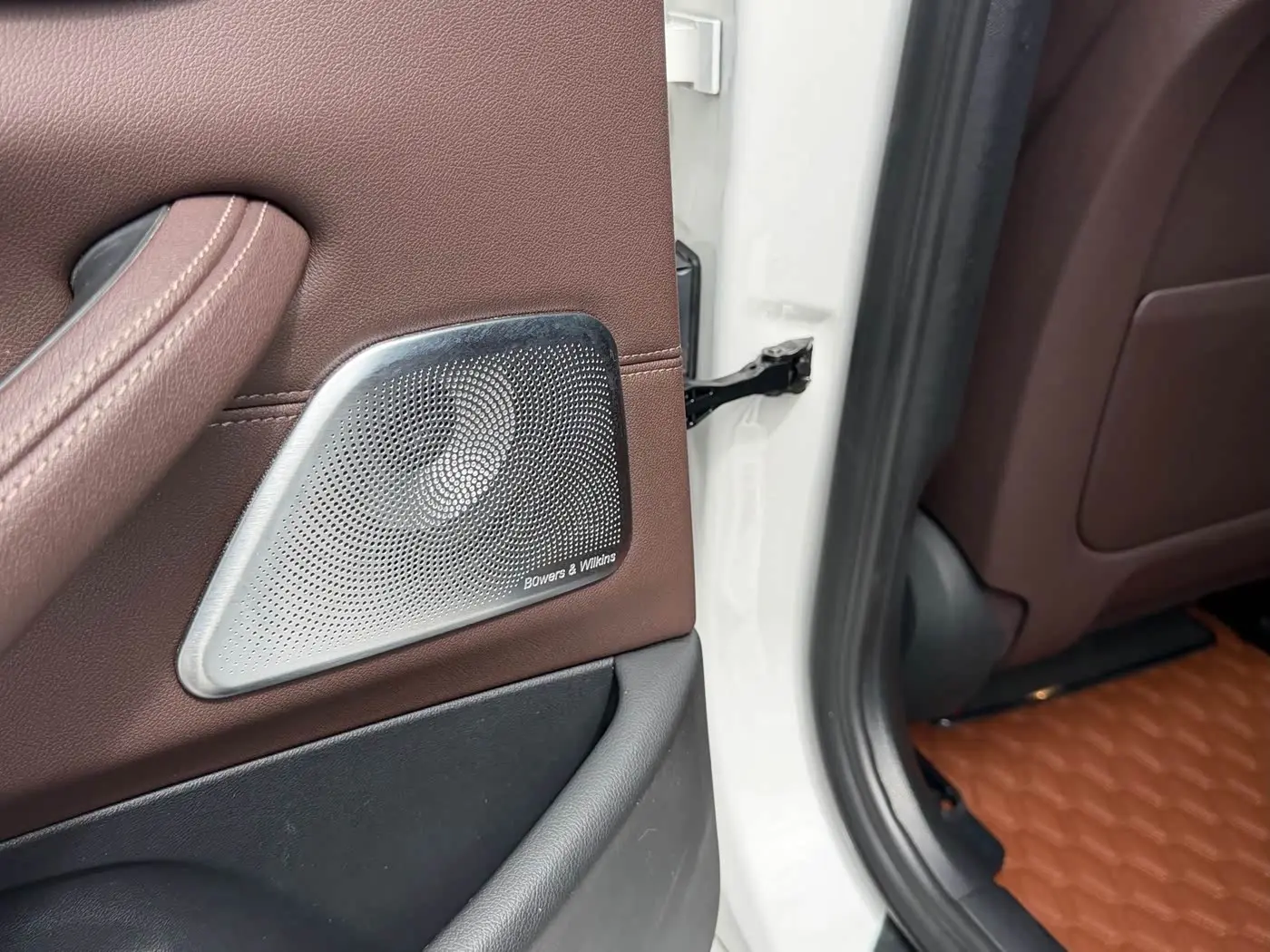 BMW 5 Series 2022 — Photo 9/15