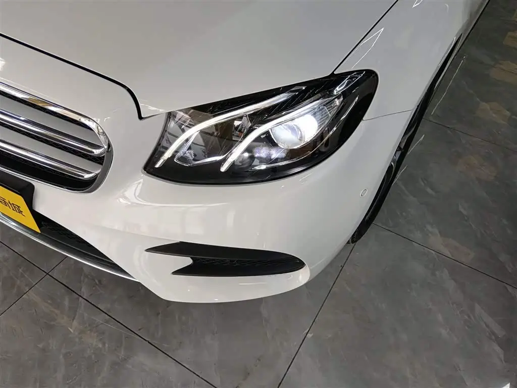 Mercedes-Benz E-Class 2019 — Фото 18/20