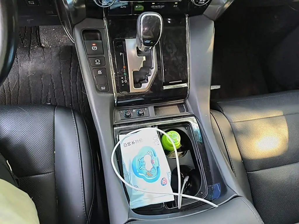 Toyota Vellfire 2020 — Photo 7/20
