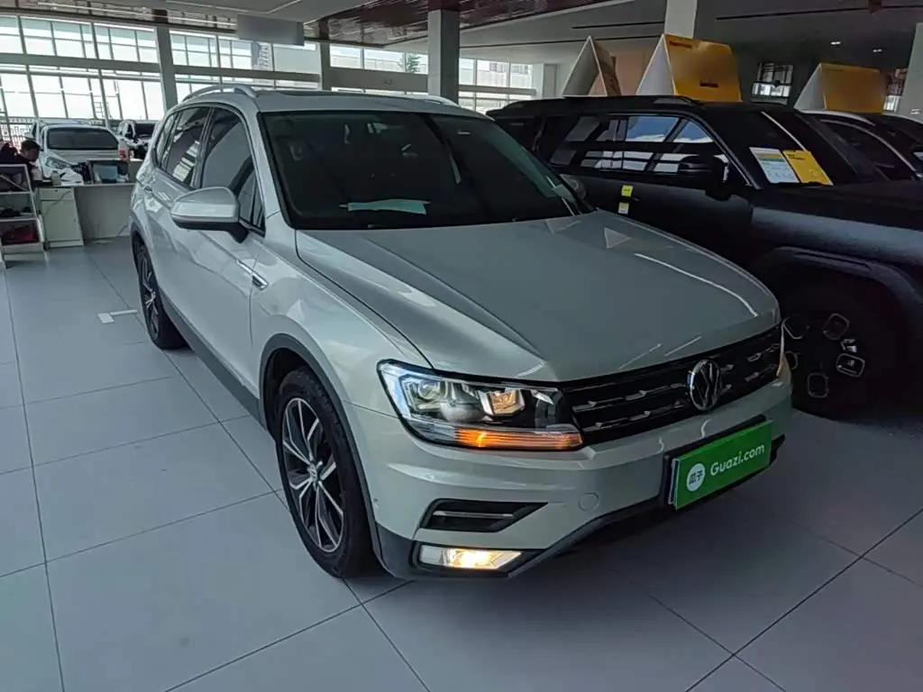 Volkswagen Tiguan L 2020 — Фото 4/20