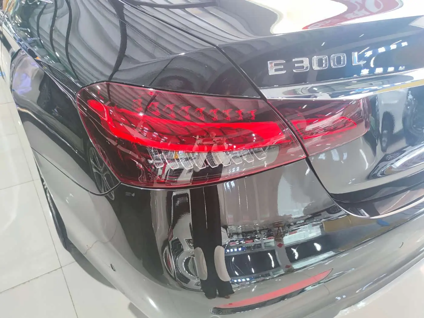 Mercedes-Benz E-Class 2021 — ფოტო 14/18