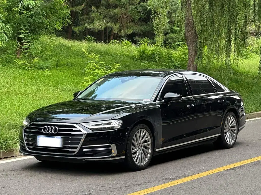 Audi A8, 2022